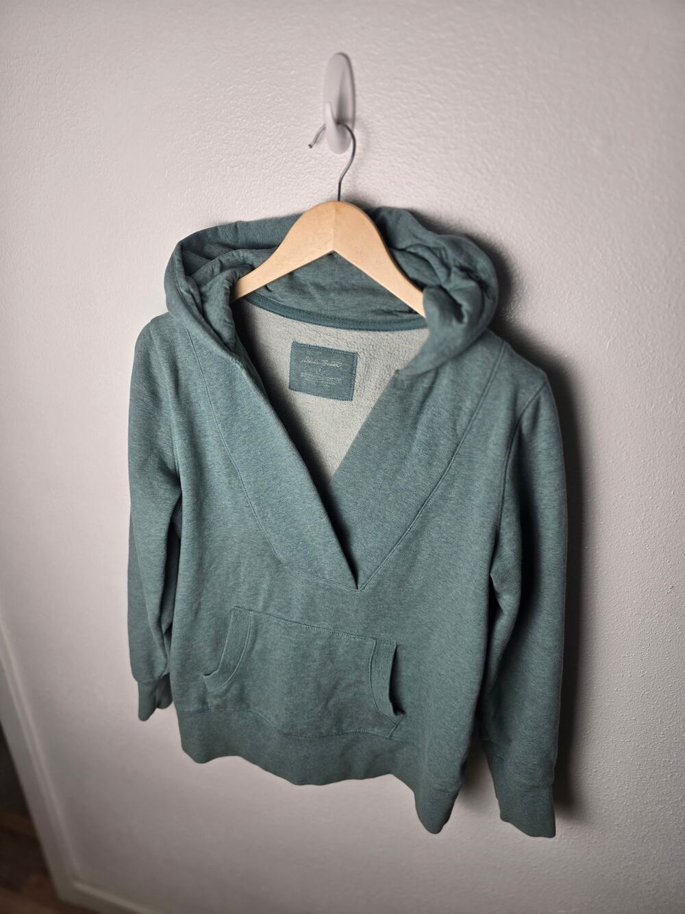 Eddie Bauer Sport Hoodie Womens L Green Deep V Neck Fleece Pullover Sweatshirt